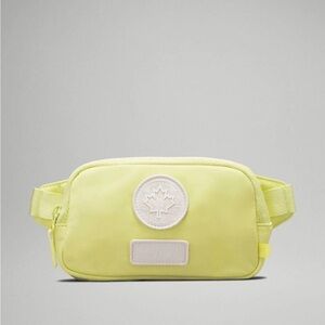 NWT Future Legacy Mini Belt Bag *TC
Lemon Vibe/Light Ivory/White Opal